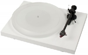 Pro-Ject Debut Carbon Esprit DC turntable
